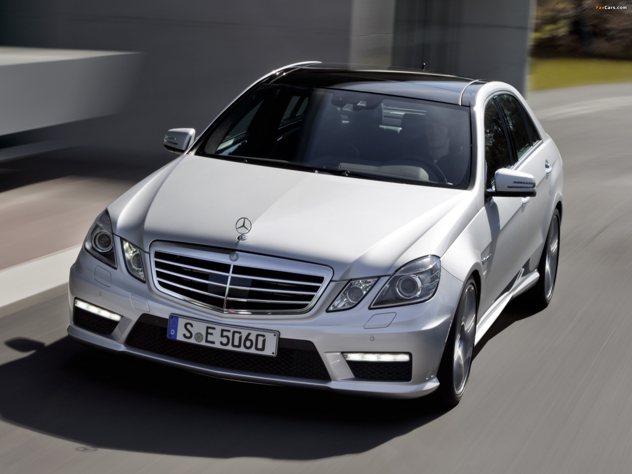 Pictures of Mercedes-Benz E 63 AMG (W212) 2011–12 (2048 x 1536)