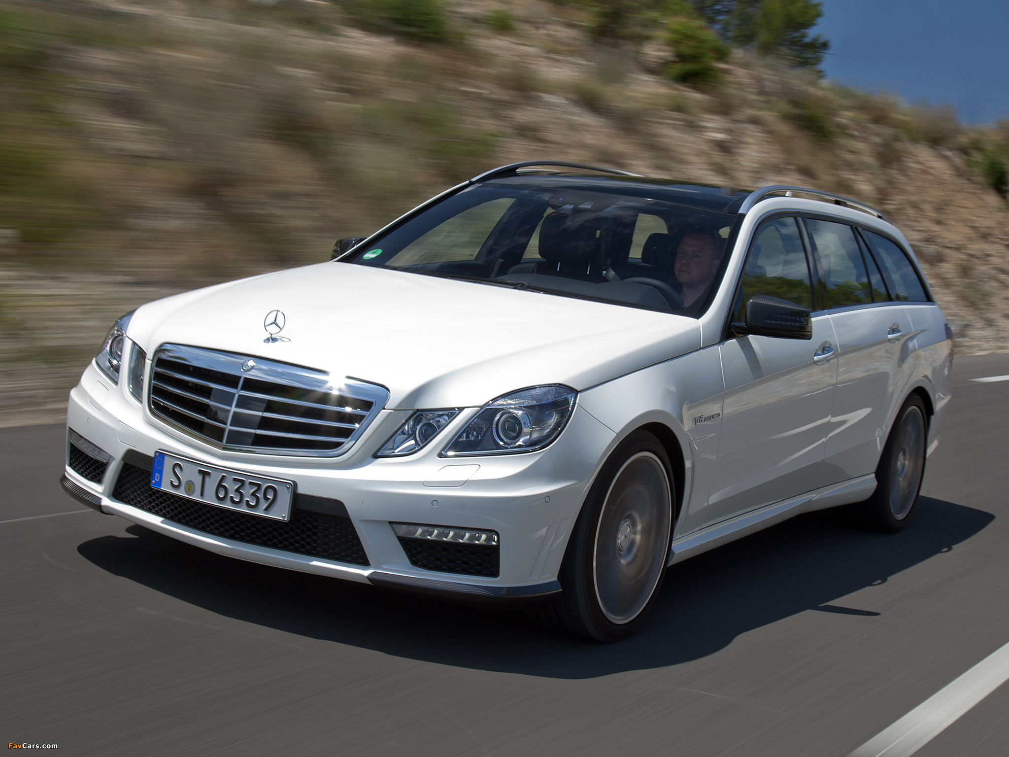 Pictures of Mercedes-Benz E 63 AMG Estate (S212) 2011–12 (2048 x 1536)