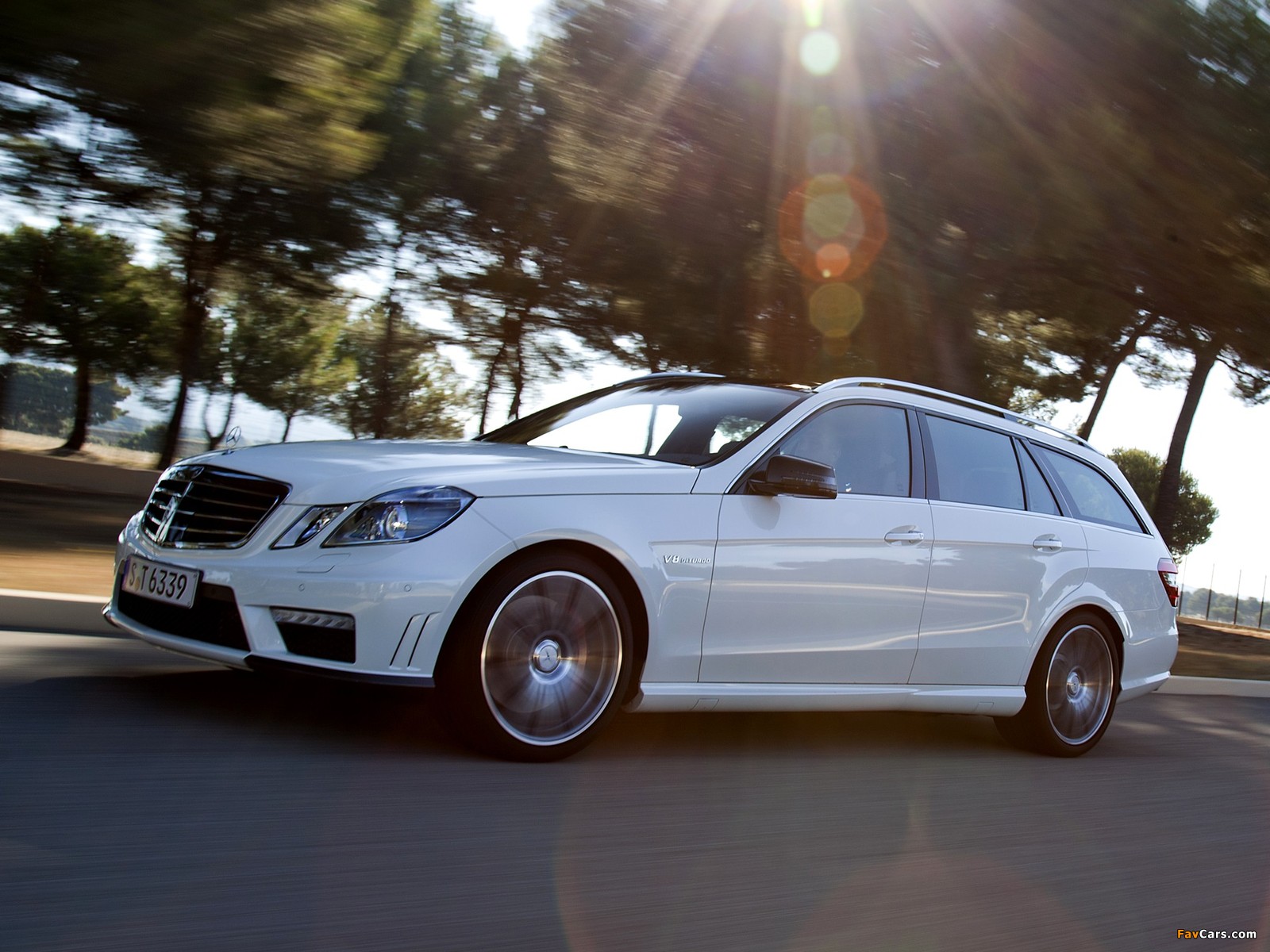 Pictures of Mercedes-Benz E 63 AMG Estate (S212) 2011–12 (1600 x 1200)