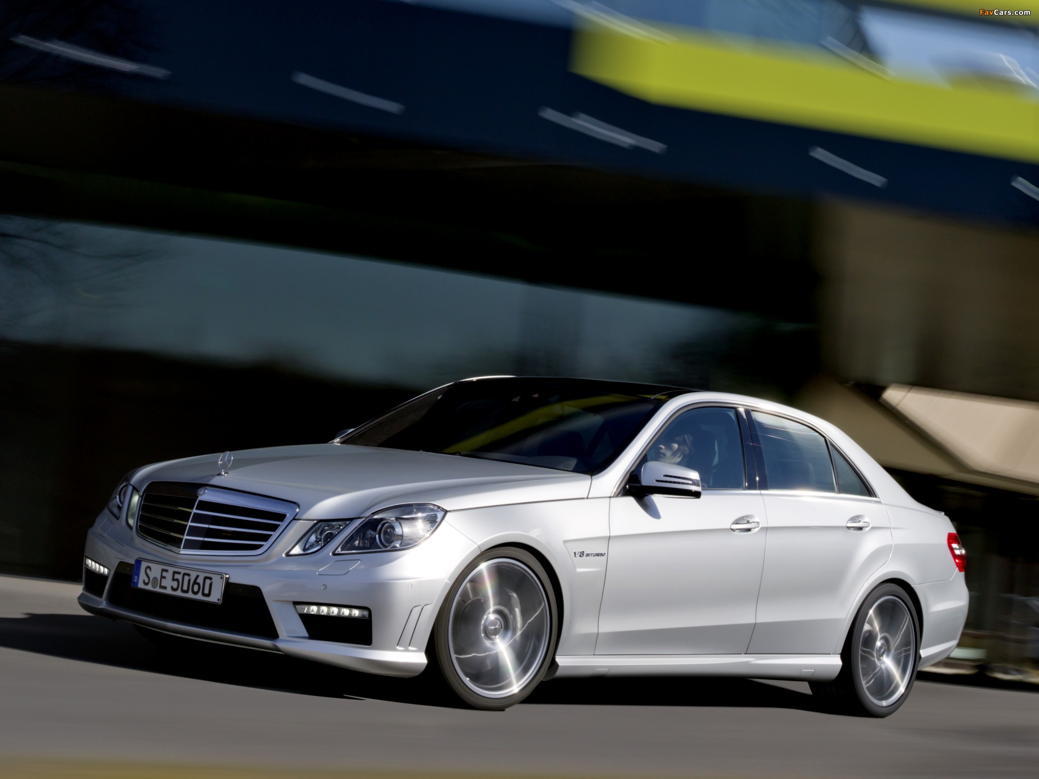 Pictures of Mercedes-Benz E 63 AMG (W212) 2011–12 (2048 x 1536)