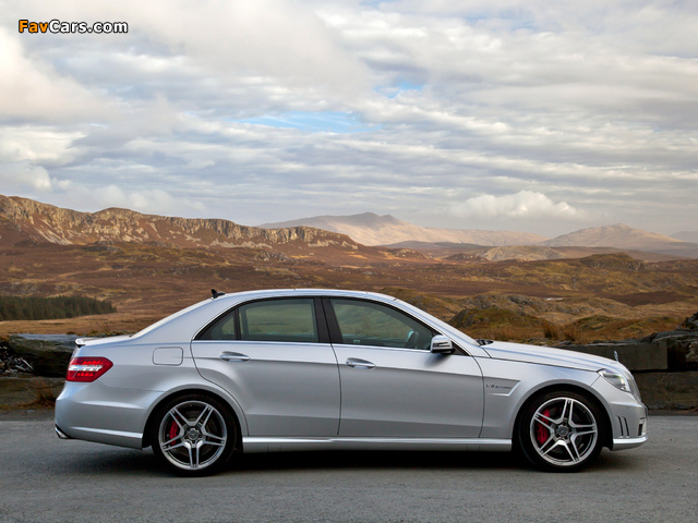 Pictures of Mercedes-Benz E 63 AMG UK-spec (W212) 2012 (640 x 480)