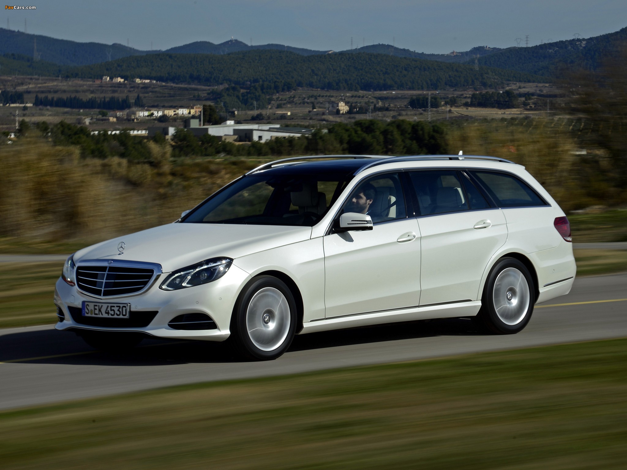 Pictures of Mercedes-Benz E 300 BlueTec Hybrid Estate (S212) 2013 (2048 x 1536)