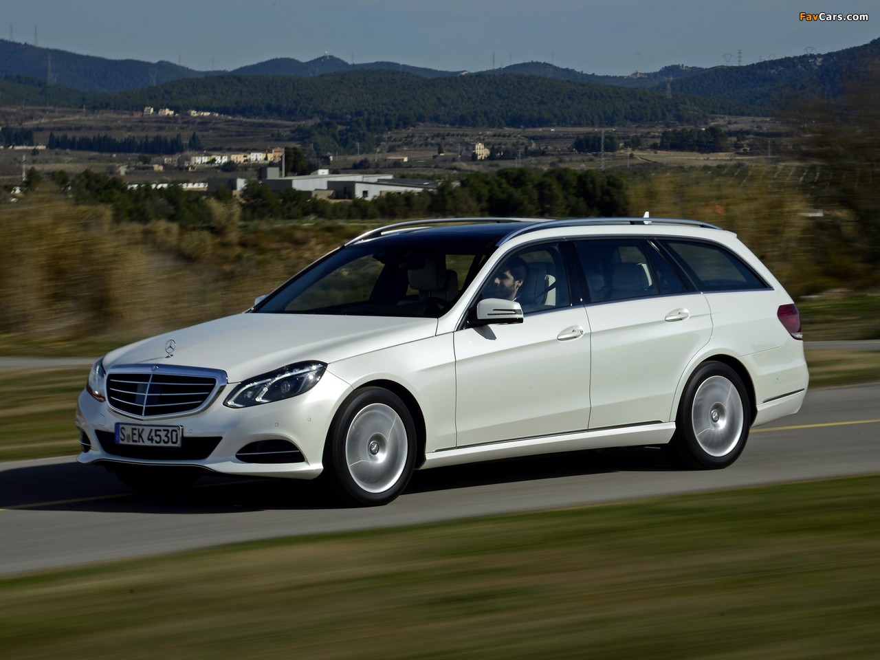 Pictures of Mercedes-Benz E 300 BlueTec Hybrid Estate (S212) 2013 (1280 x 960)