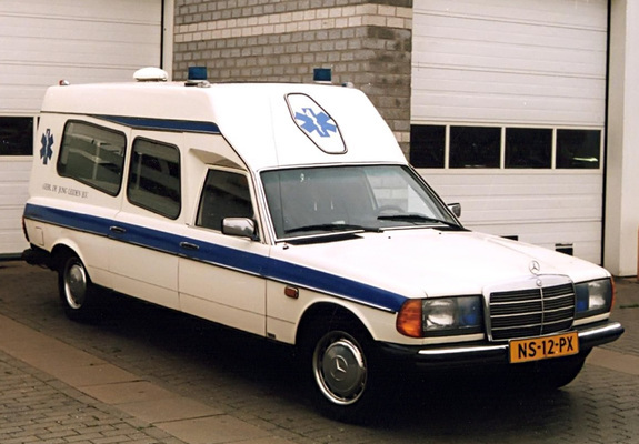 Mercedes-Benz E-Klasse Ambulance by Visser (VF123) 1979 wallpapers