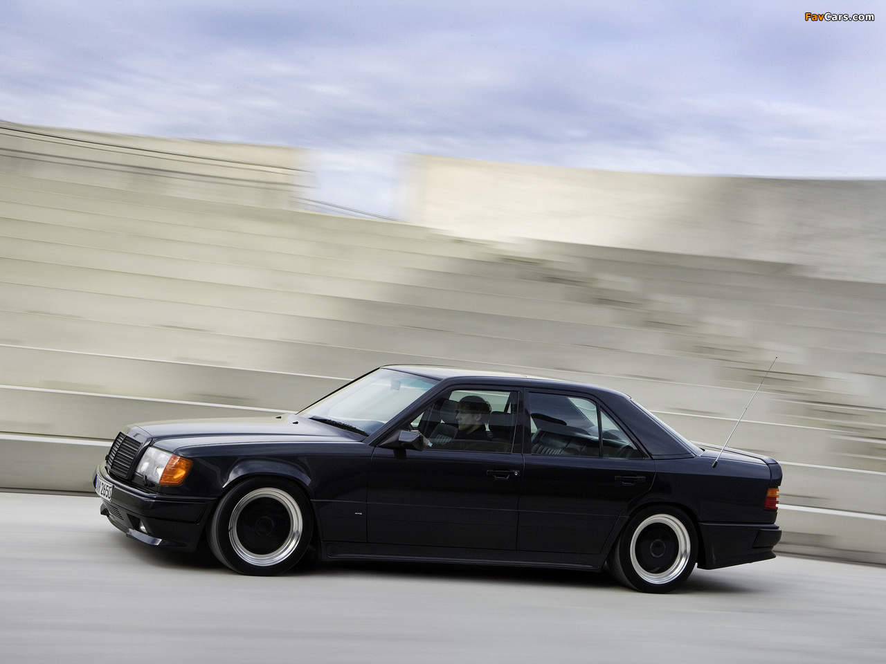 AMG 300 E 6.0 Hammer (W124) 1988–91 wallpapers (1280 x 960)
