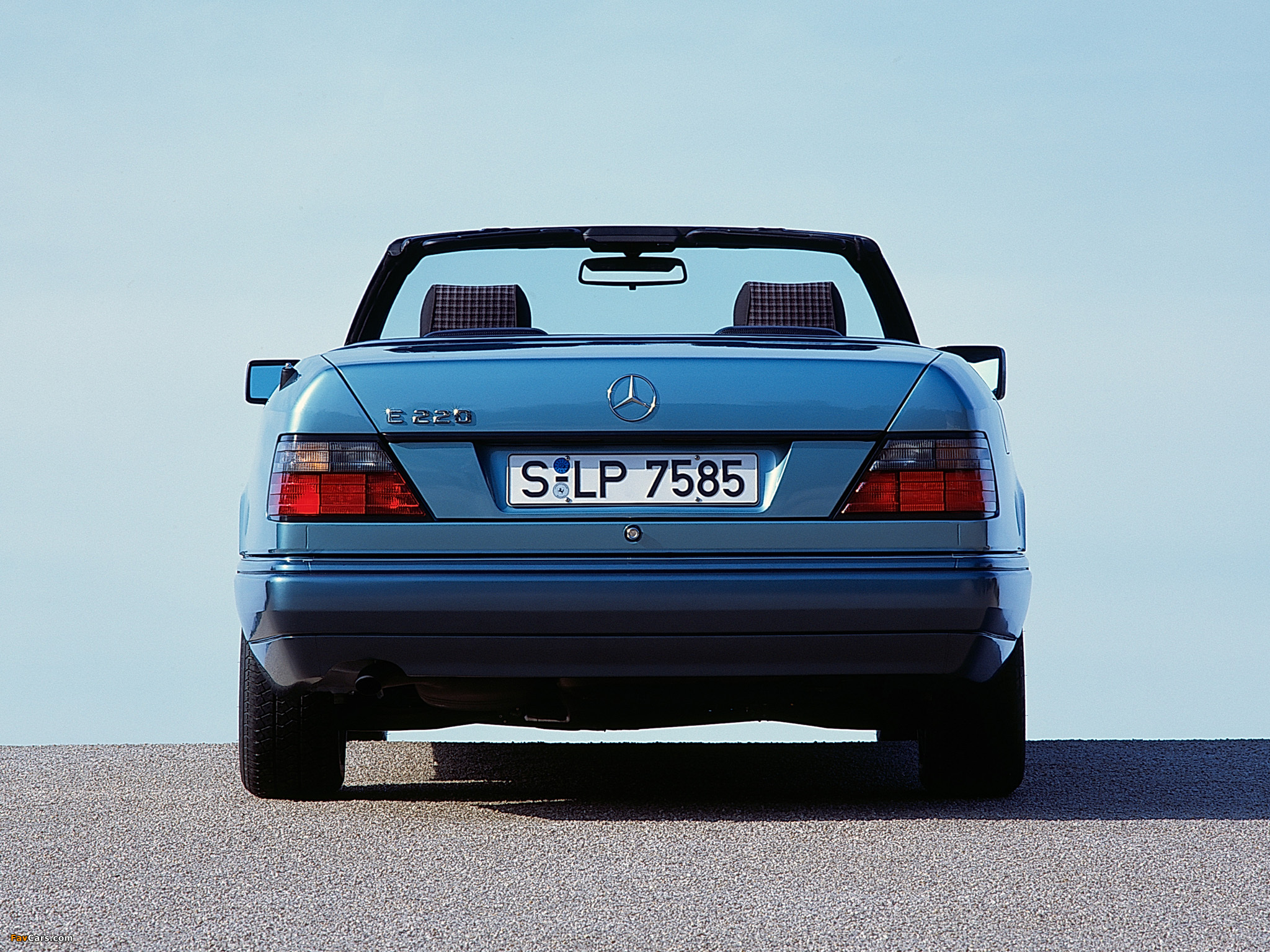 Mercedes-Benz E 220 Cabrio (A124) 1993–96 wallpapers (2048 x 1536)