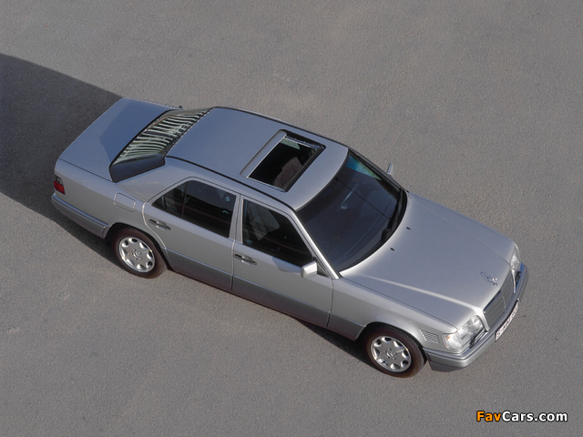 Mercedes-Benz E 300 Turbodiesel (W124) 1993–95 wallpapers (640 x 480)