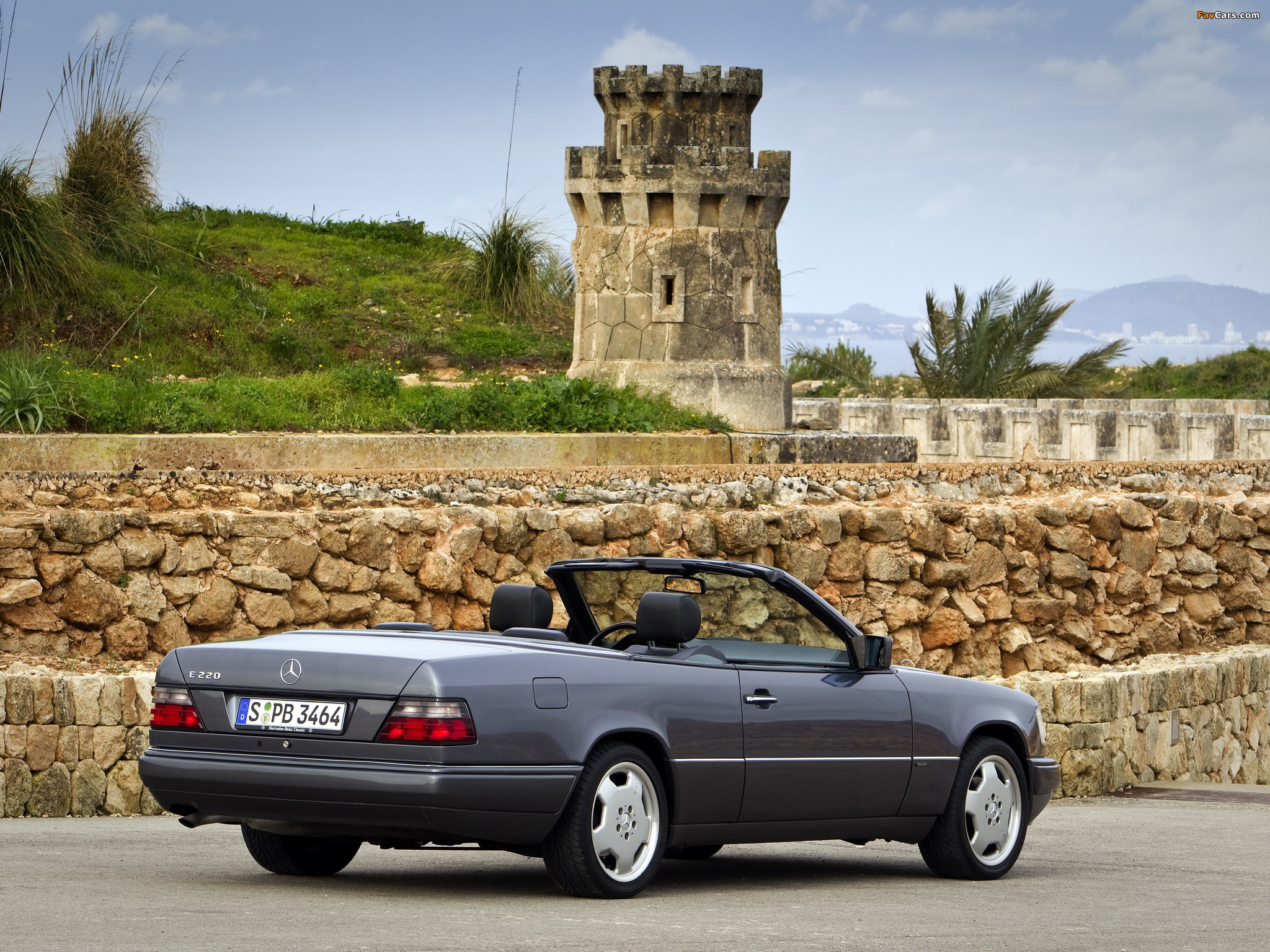 Mercedes-Benz E 220 Cabrio (A124) 1993–96 wallpapers (2048 x 1536)