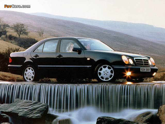Mercedes-Benz E 200 UK-spec (W210) 1995–99 wallpapers (640 x 480)