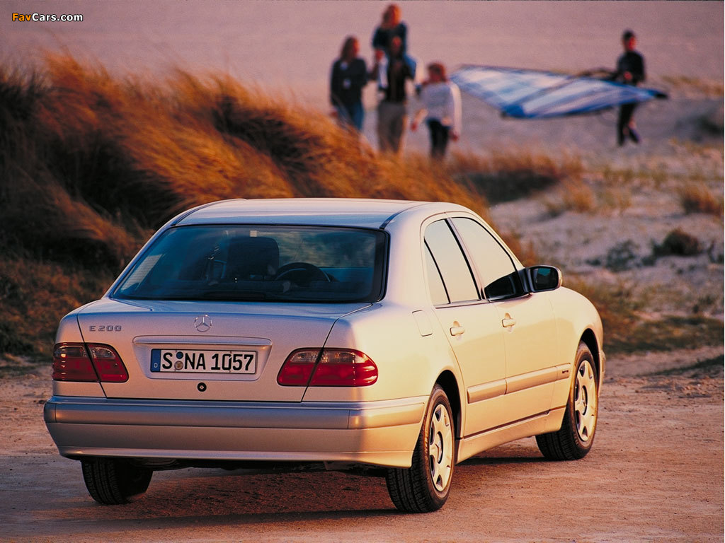 Mercedes-Benz E 200 (W210) 1999–2001 wallpapers (1024 x 768)