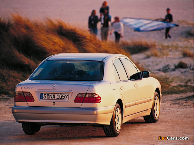 Mercedes-Benz E 200 (W210) 1999–2001 wallpapers (640 x 480)