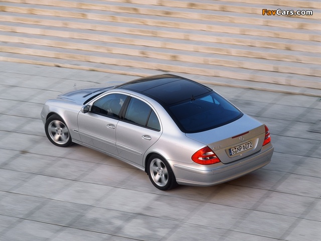 Mercedes-Benz E 320 (W211) 2002–03 wallpapers (640 x 480)