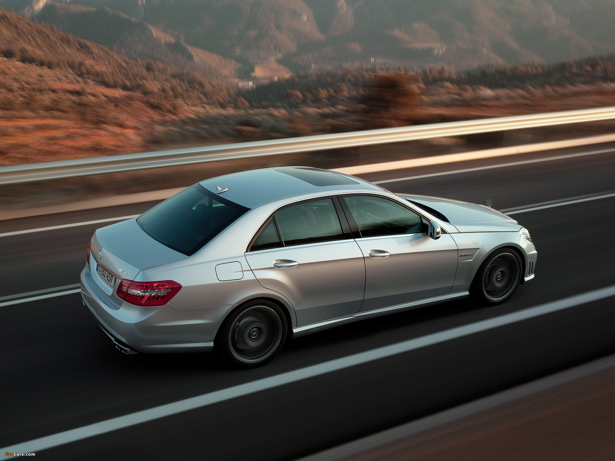 Mercedes-Benz E 63 AMG (W212) 2009–11 wallpapers (2048 x 1536)