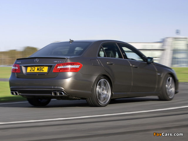 Mercedes-Benz E 63 AMG UK-spec (W212) 2009–11 wallpapers (640 x 480)