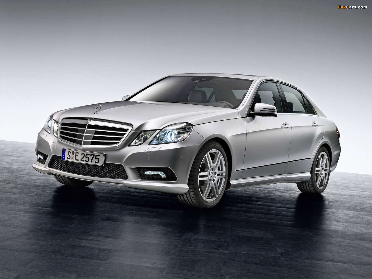 Mercedes-Benz E 500 AMG Sports Package (W212) 2009–12 wallpapers (1280 x 960)
