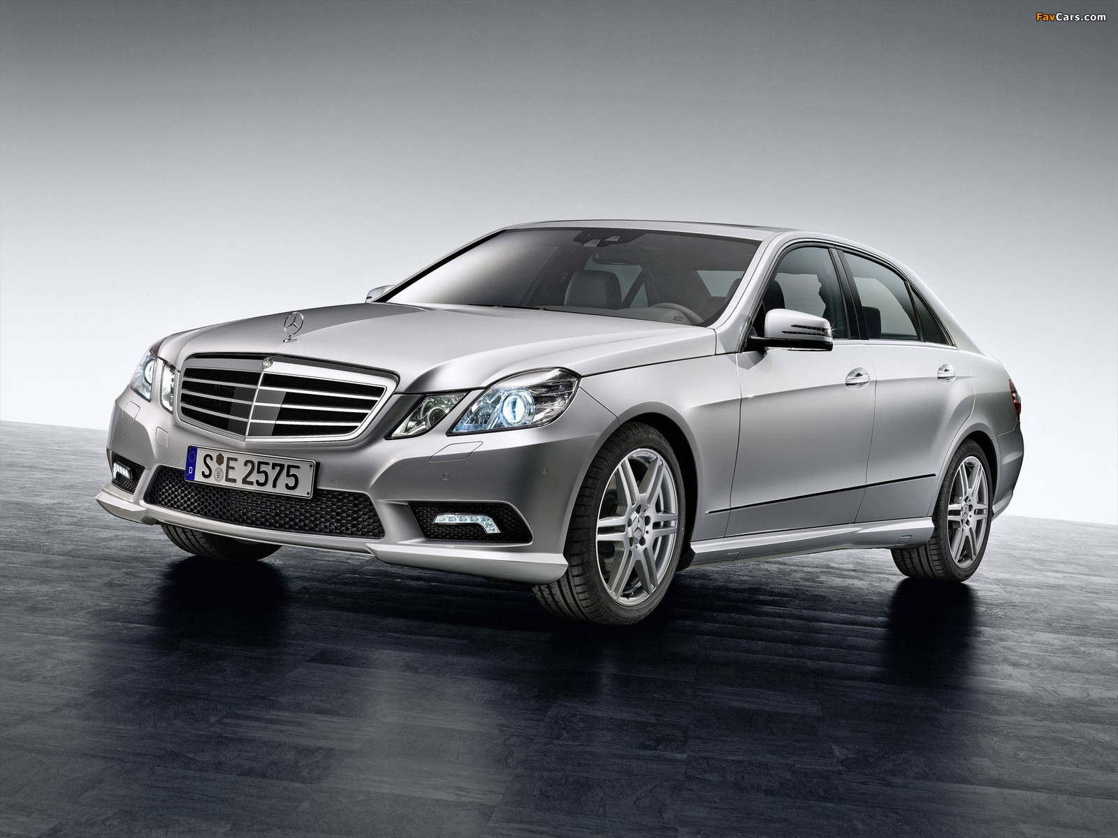 Mercedes-Benz E 500 AMG Sports Package (W212) 2009–12 wallpapers (1600 x 1200)