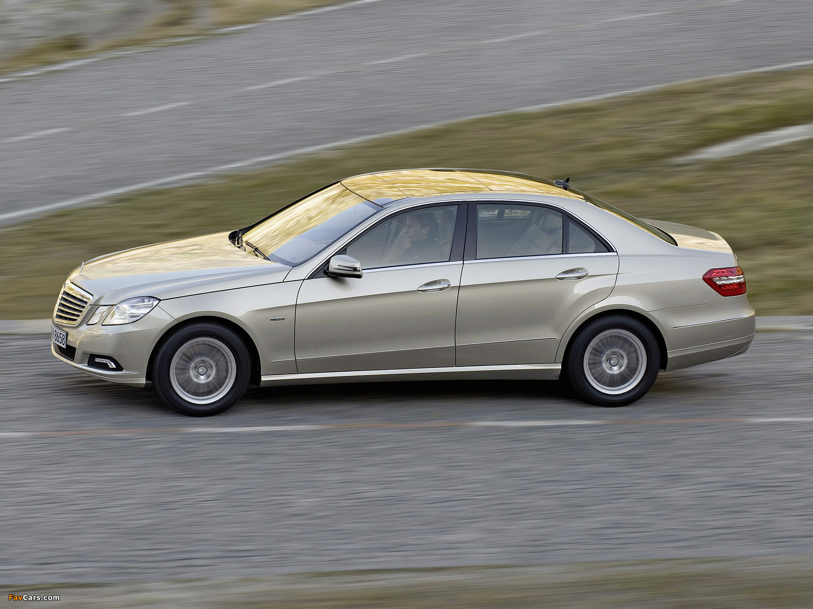 Mercedes-Benz E 350 CDI (W212) 2009–12 wallpapers (1600 x 1200)