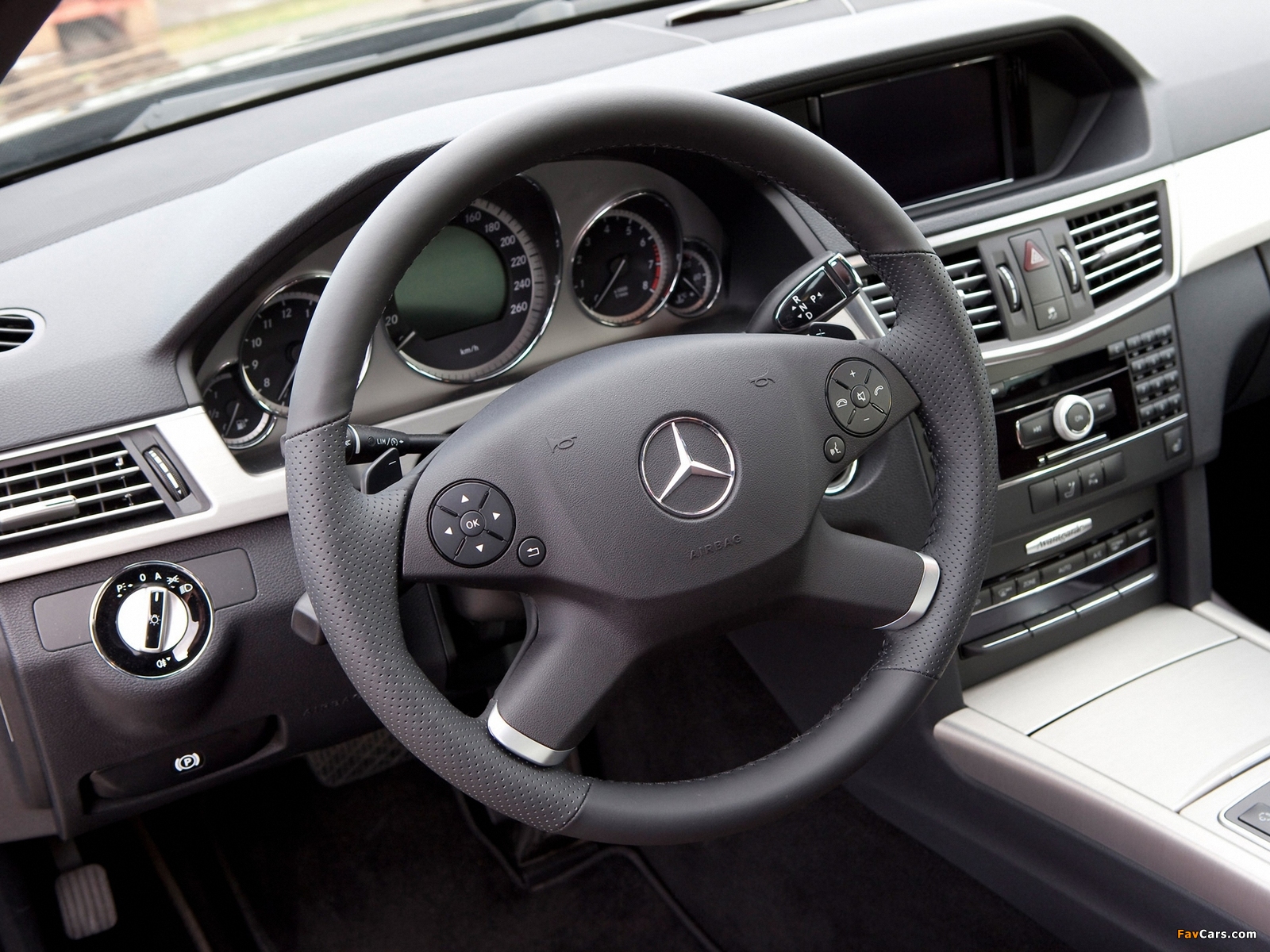 Kicherer Mercedes-Benz E-Klasse (W212) 2009 wallpapers (1600 x 1200)