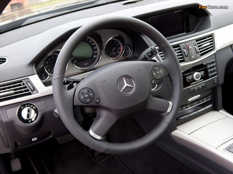 Kicherer Mercedes-Benz E-Klasse (W212) 2009 wallpapers (800 x 600)