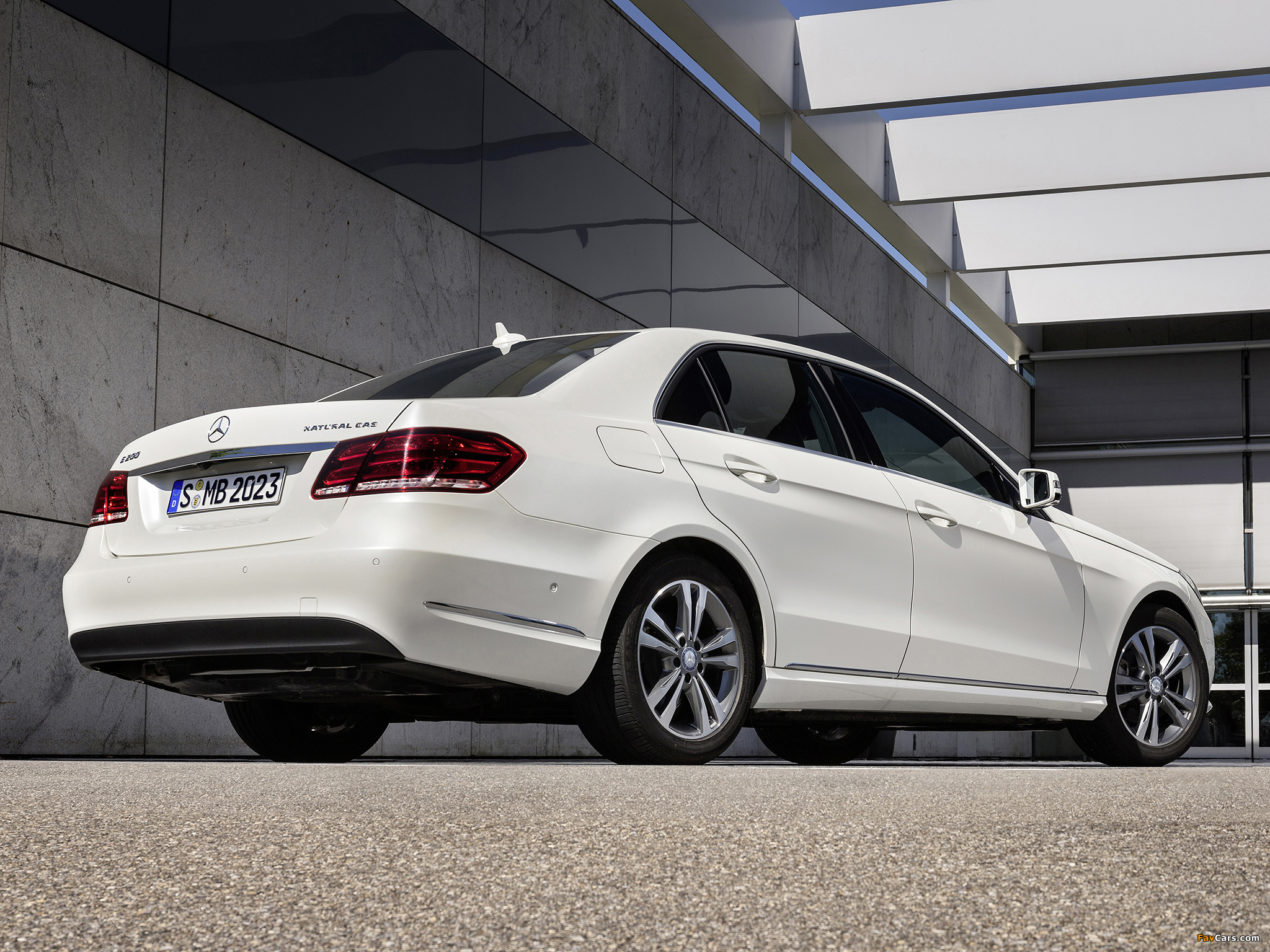 Mercedes-Benz E 200 Natural Gas (W212) 2013 wallpapers (2048 x 1536)