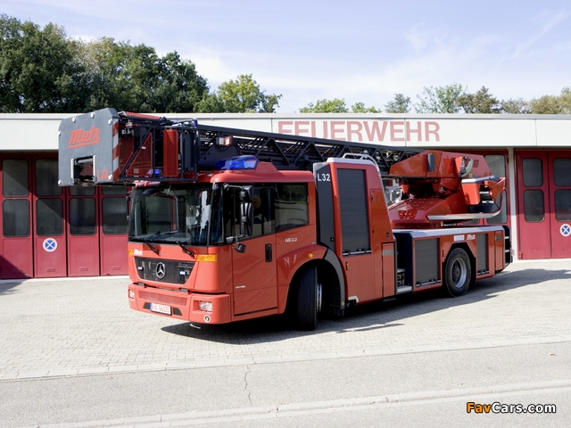 Mercedes-Benz Econic Feuerwehr by Metz 1999 photos (640 x 480)