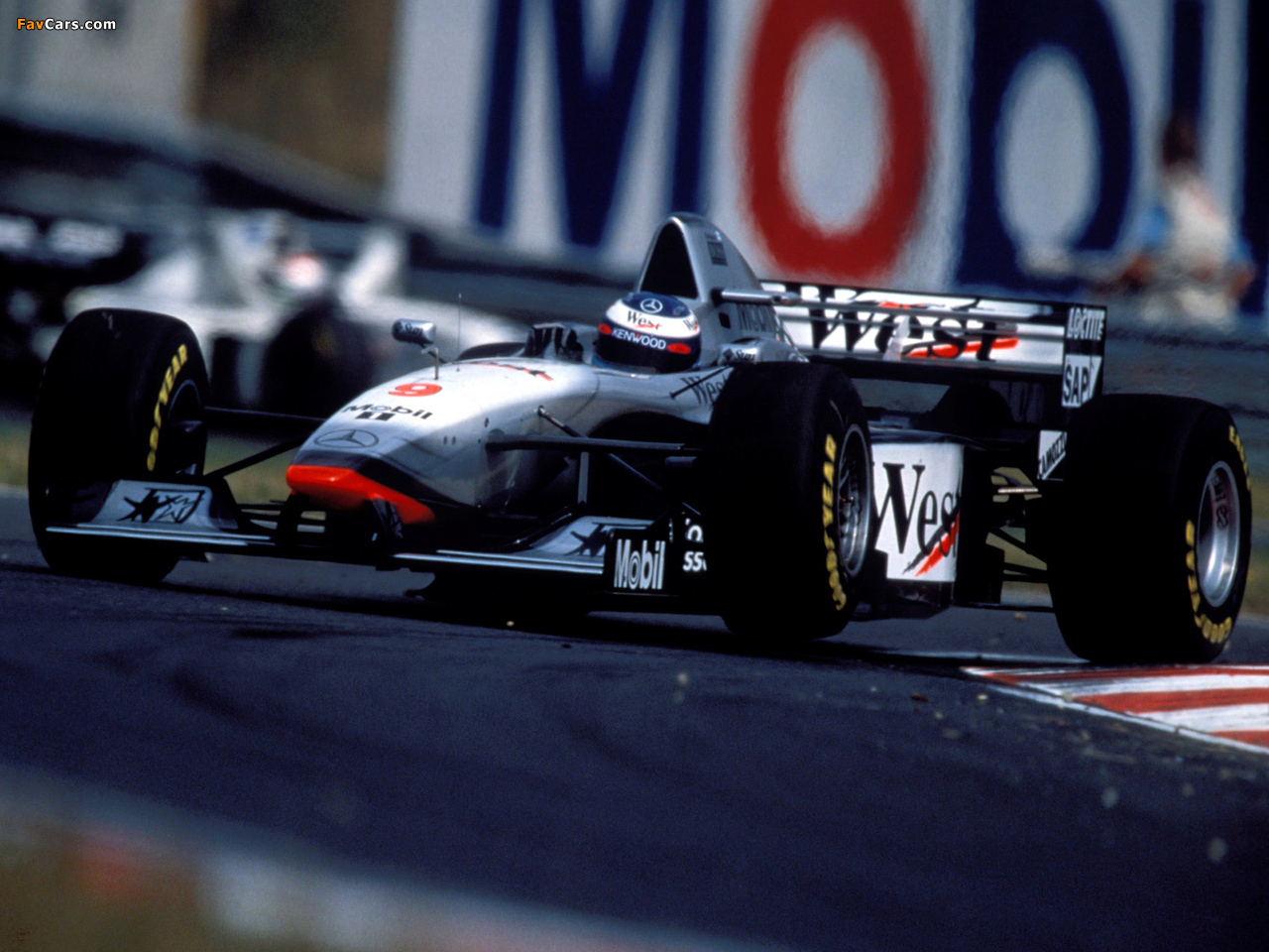 Images of McLaren Mercedes-Benz MP4-12 1997 (1280 x 960)