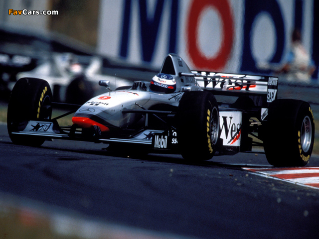 Images of McLaren Mercedes-Benz MP4-12 1997 (640 x 480)