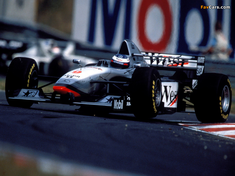 Images of McLaren Mercedes-Benz MP4-12 1997 (800 x 600)