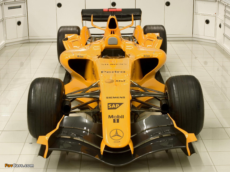 Images of McLaren Mercedes-Benz MP4-20 2005 (800 x 600)