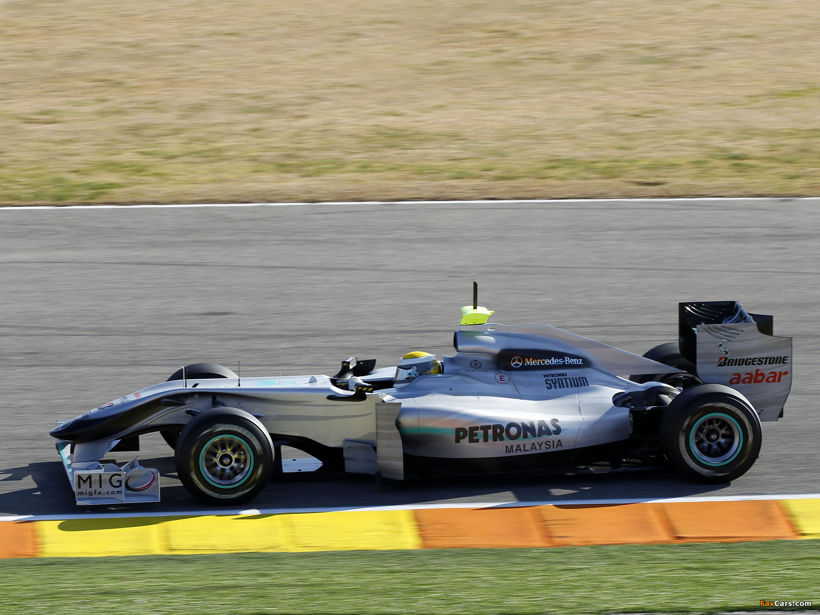Images of Mercedes GP MGP W01 2010 (1600 x 1200)