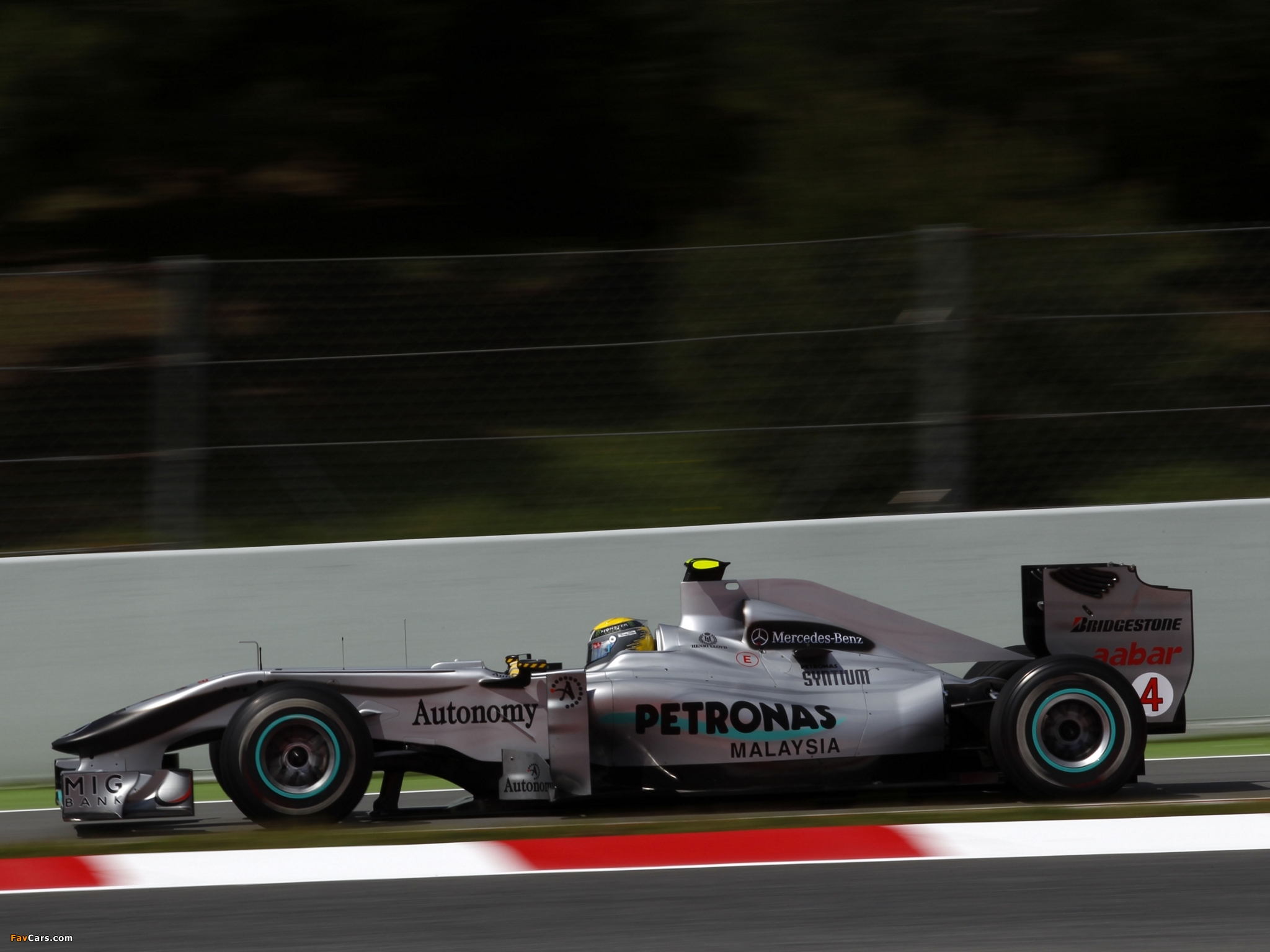 Images of Mercedes GP MGP W01 2010 (2048 x 1536)