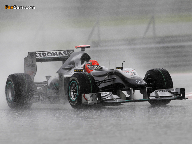 Images of Mercedes GP MGP W01 2010 (640 x 480)