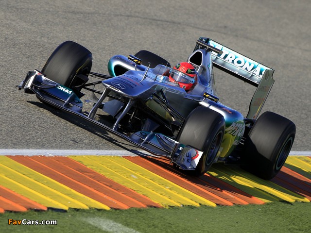 Images of Mercedes GP MGP W02 2011 (640 x 480)