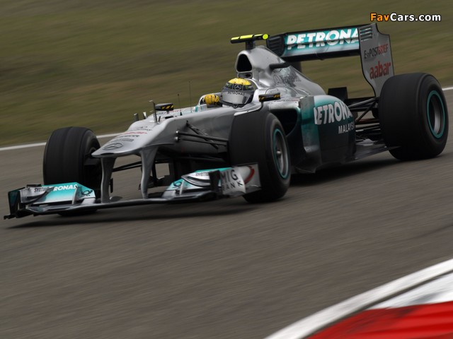 Images of Mercedes GP MGP W02 2011 (640 x 480)