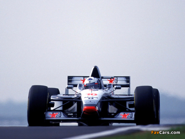 McLaren Mercedes-Benz MP4-12 1997 wallpapers (640 x 480)