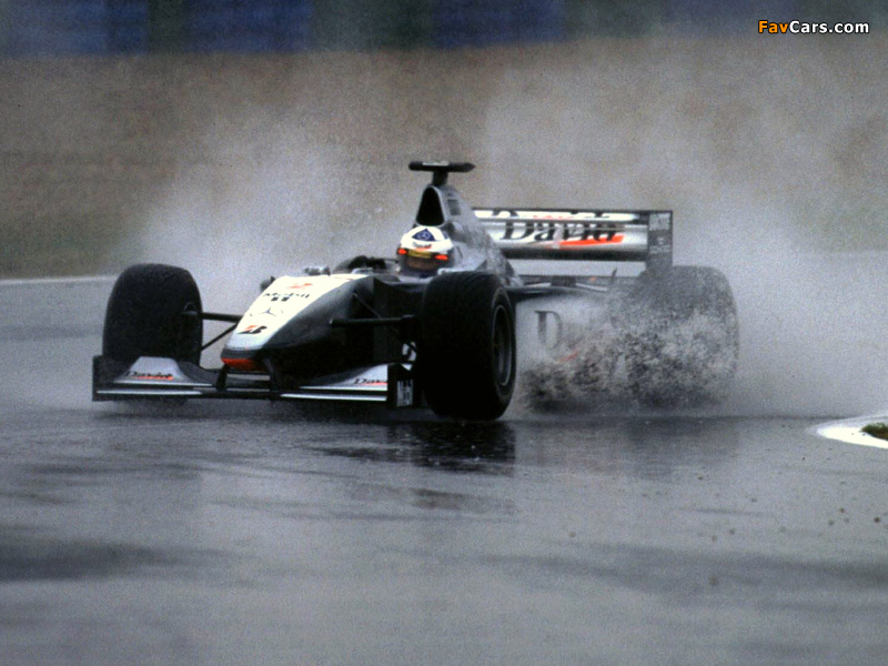 McLaren Mercedes-Benz MP4-14 1999 photos (800 x 600)