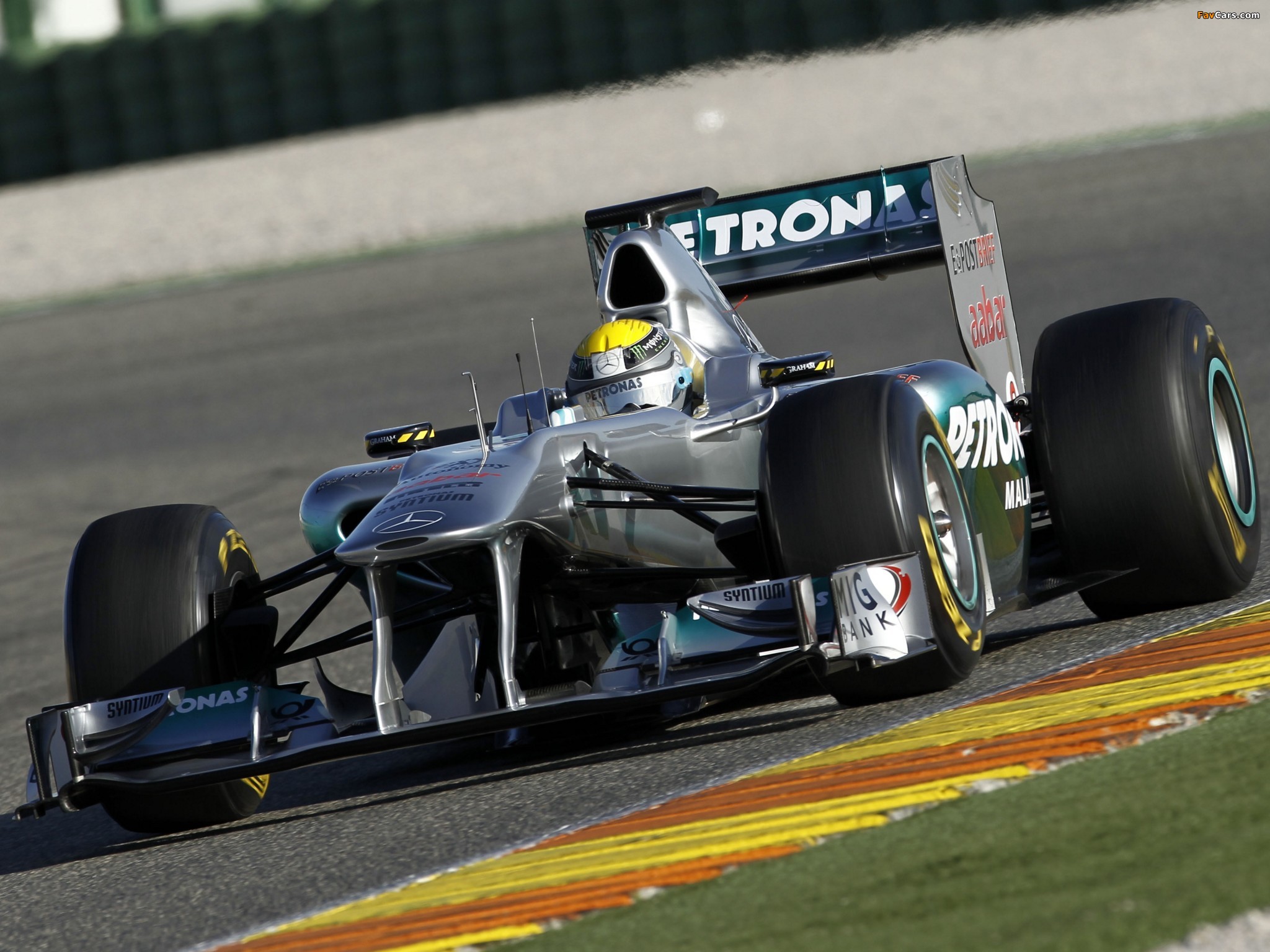 Mercedes GP MGP W02 2011 photos (2048 x 1536)