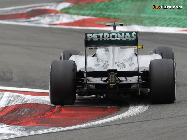 Mercedes GP MGP W04 2013 images (640 x 480)