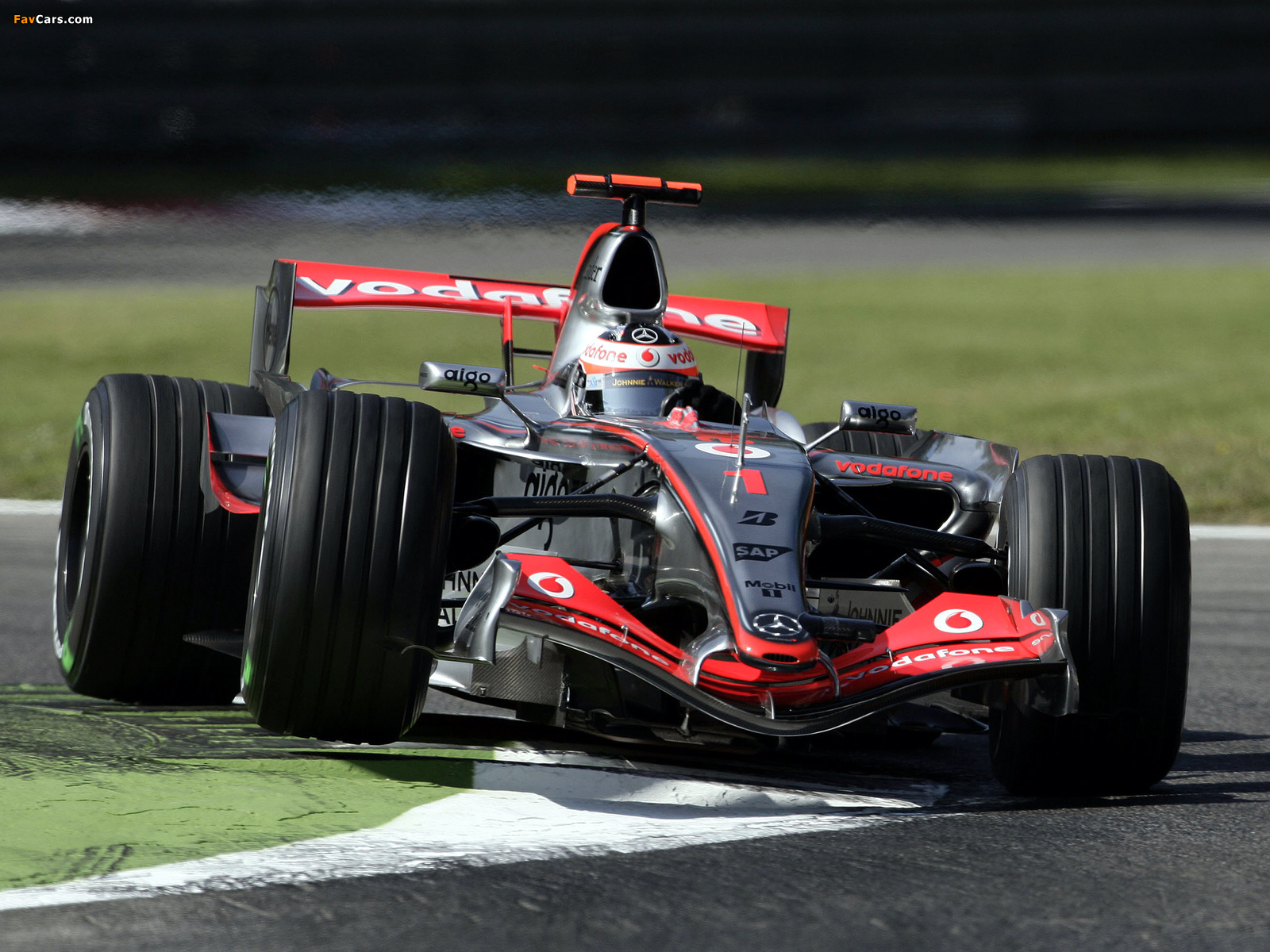 Photos of McLaren Mercedes-Benz MP4-22 2007 (1600 x 1200)