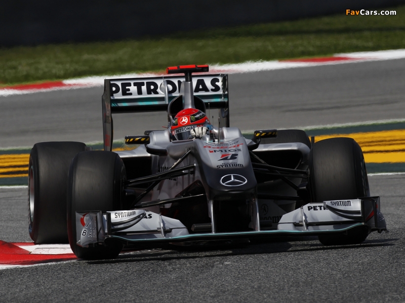 Photos of Mercedes GP MGP W01 2010 (800 x 600)