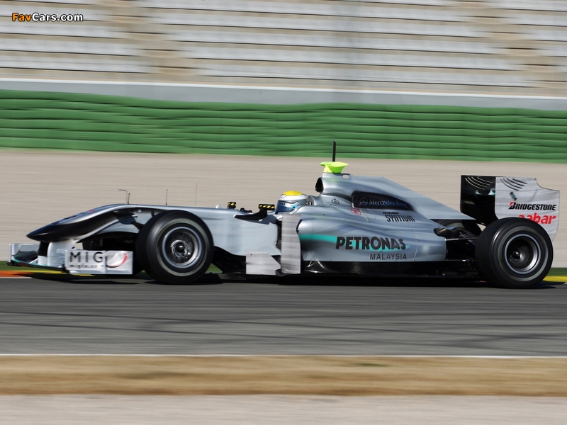 Pictures of Mercedes GP MGP W01 2010 (800 x 600)