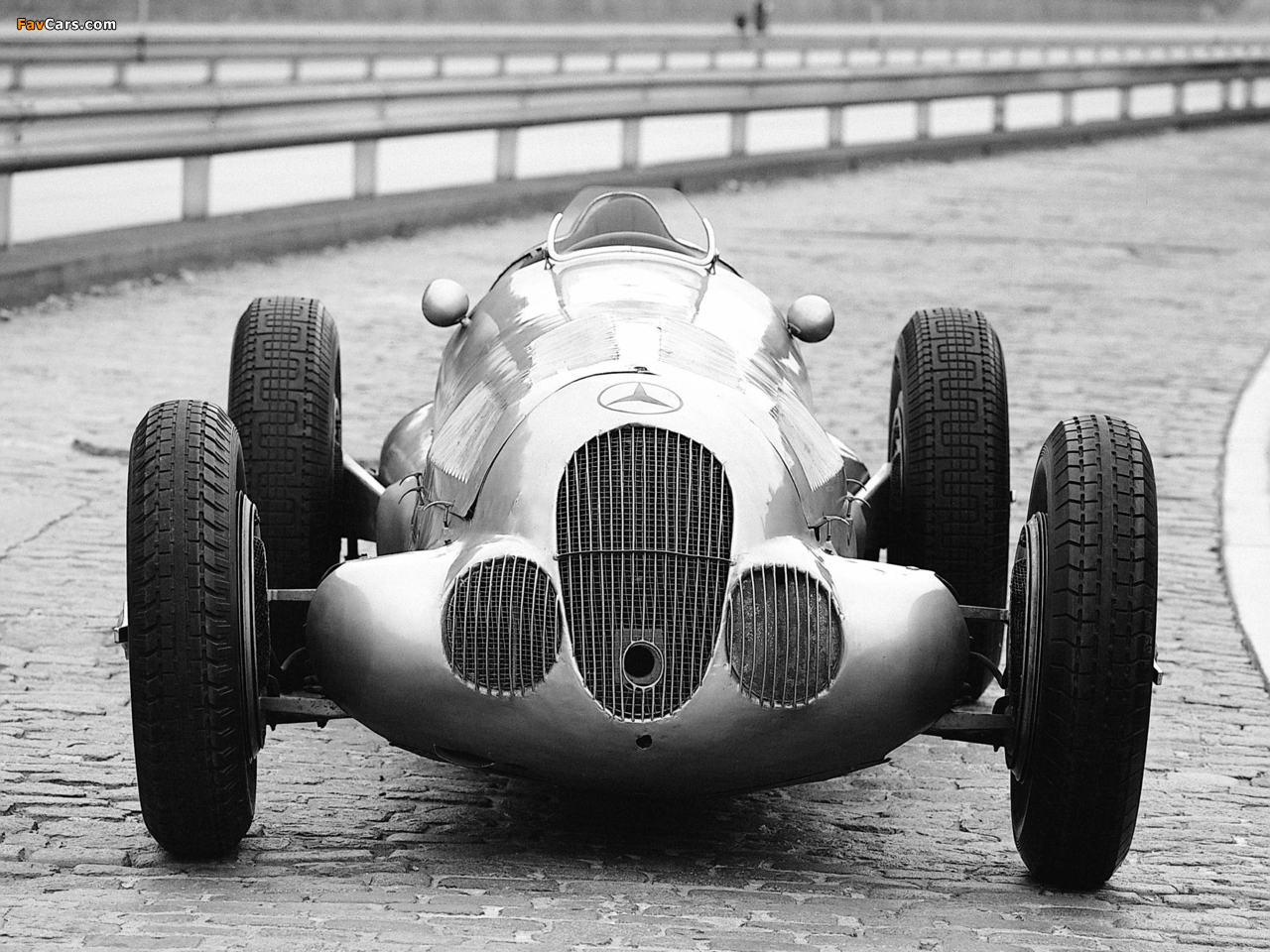 Photos of Mercedes-Benz Formula Racing Car (W125) 1937 (1280 x 960)