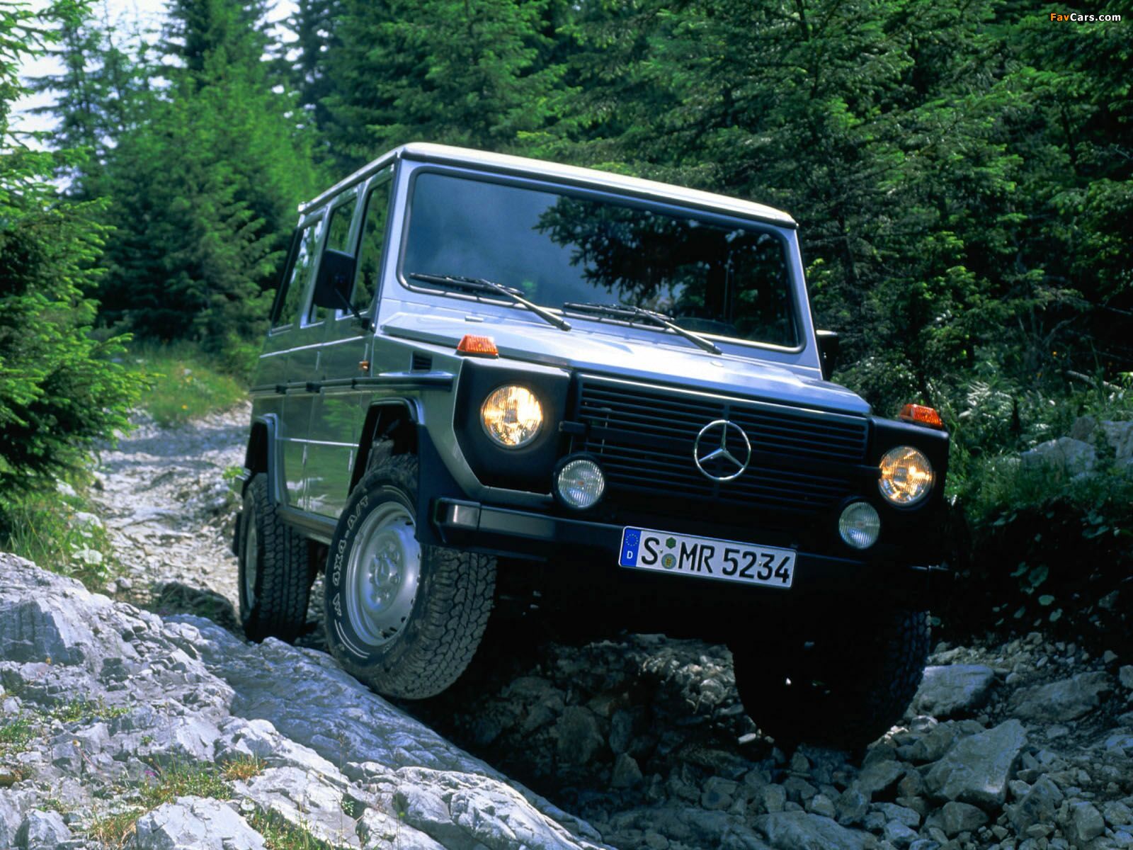 Images of Mercedes-Benz 290 GD LWB (W461) 1992–97 (1600 x 1200)