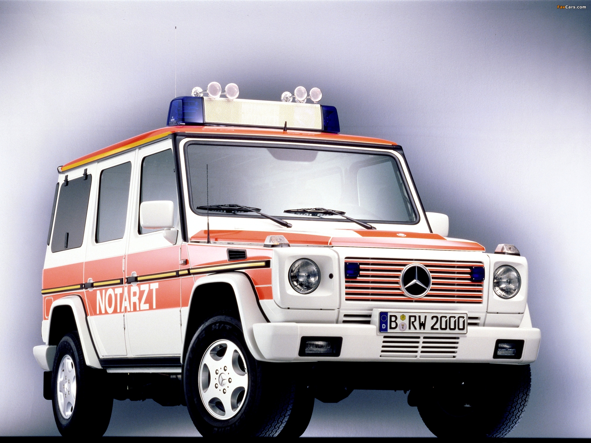 Images of Mercedes-Benz G-Klasse Notarzt (W463) 1993–2006 (2048 x 1536)