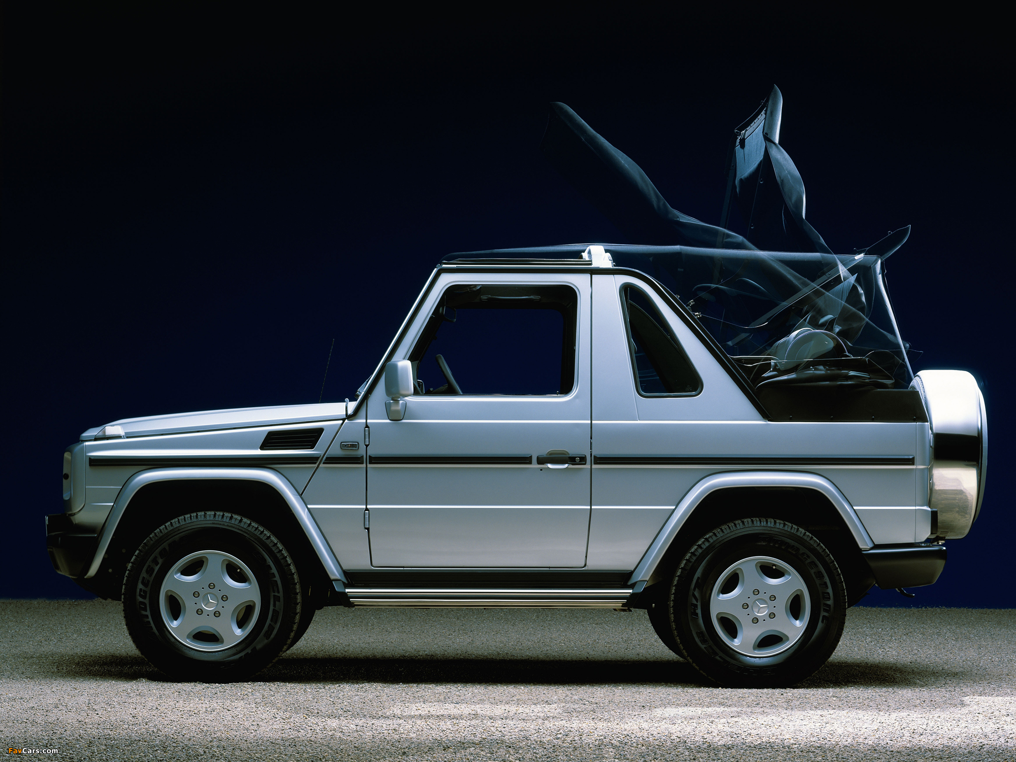 Images of Mercedes-Benz G 320 Cabrio (W463) 1994–2000 (2048 x 1536)