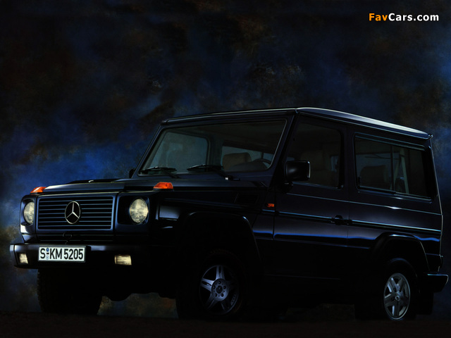 Images of Mercedes-Benz G 300 TD SWB (W463) 1996–2000 (640 x 480)