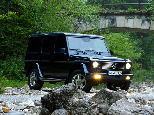 Images of Mercedes-Benz G 400 CDI (W463) 2000–06 (640 x 480)