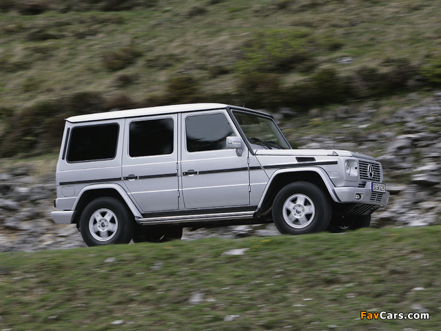 Images of Mercedes-Benz G 320 CDI (W463) 2006–09 (640 x 480)