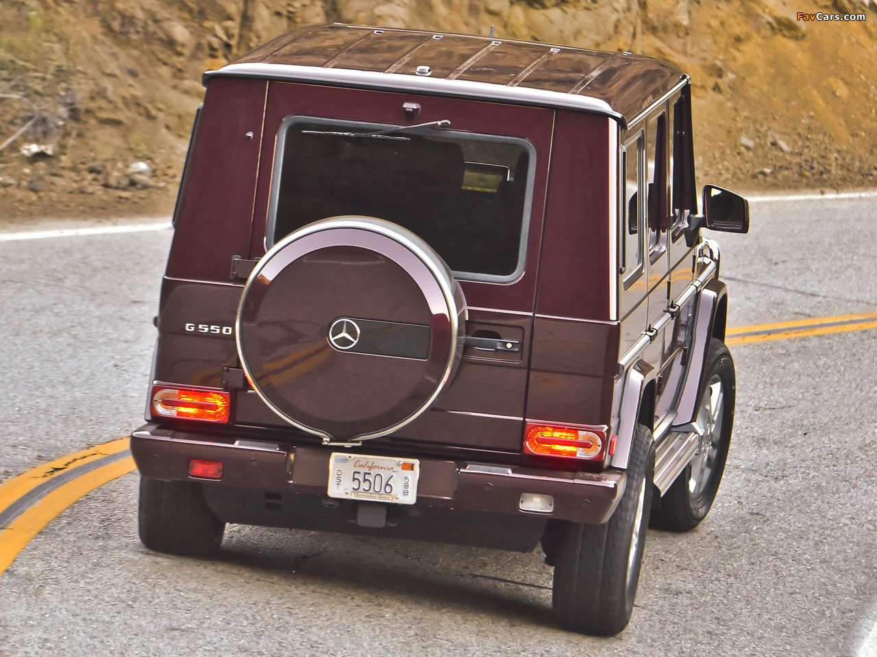 Images of Mercedes-Benz G 550 (W463) 2012 (1280 x 960)