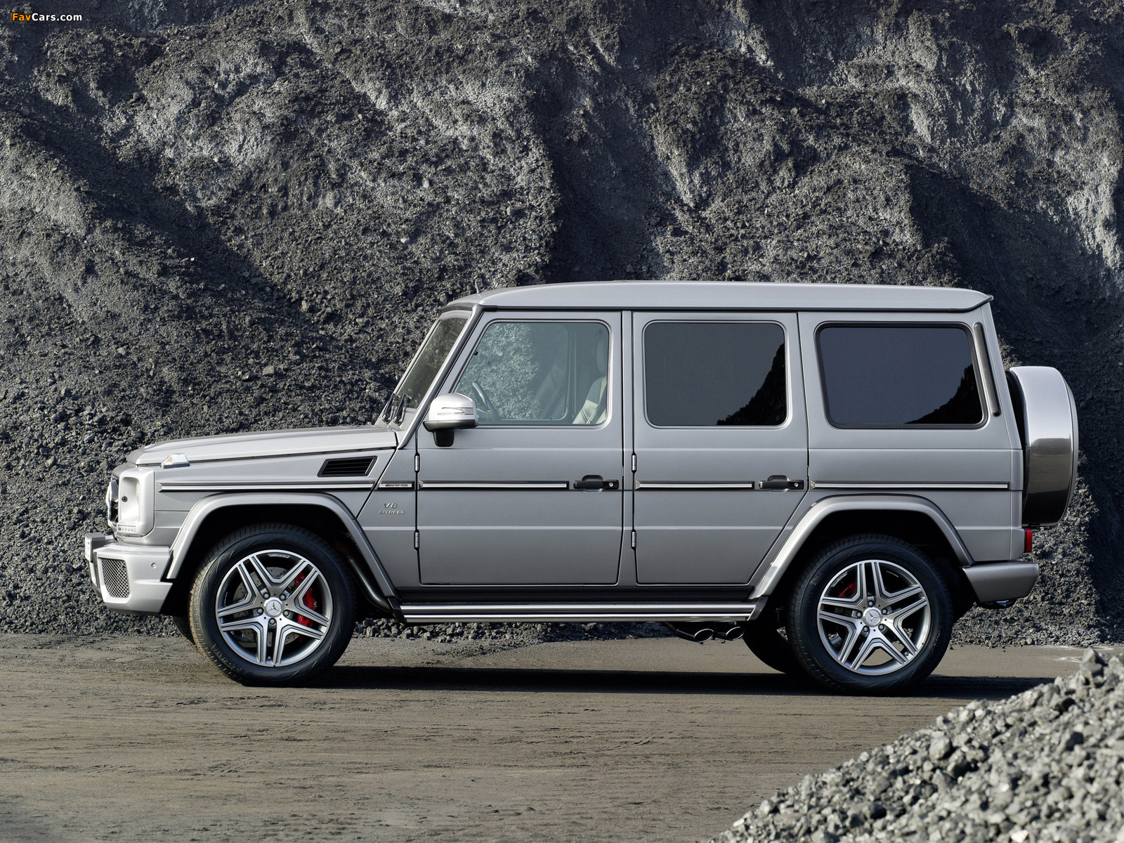 Images of Mercedes-Benz G 63 AMG (W463) 2012 (1600 x 1200)